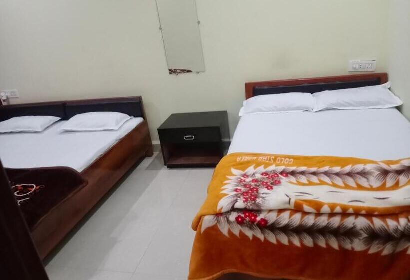 פנסיון Gajanan Guest House Or Gajanan