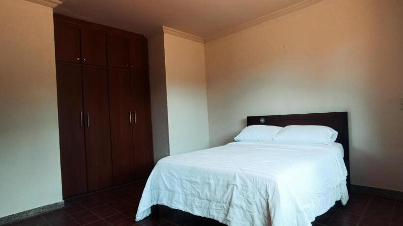 پانسیون La Rivera Chamba