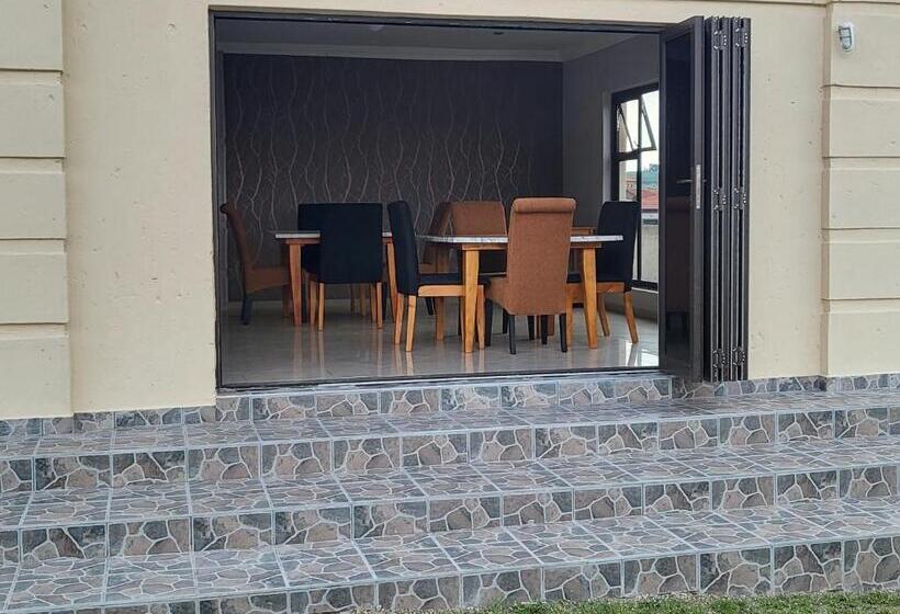 פנסיון M & N Guest House