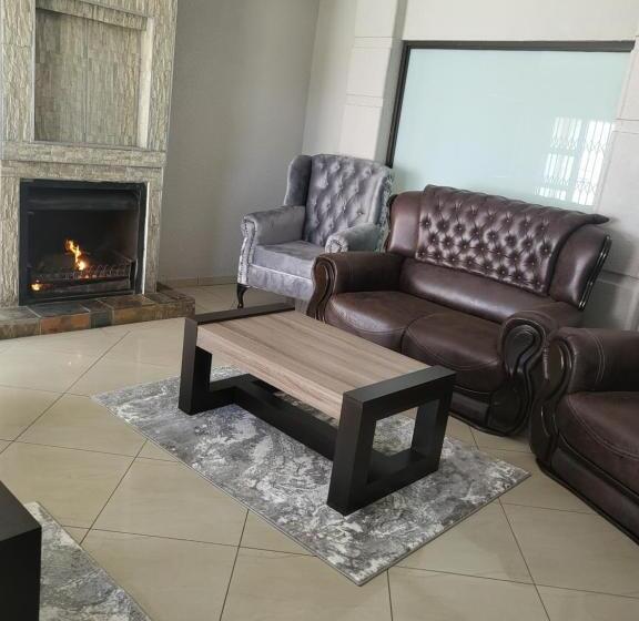 פנסיון M & N Guest House