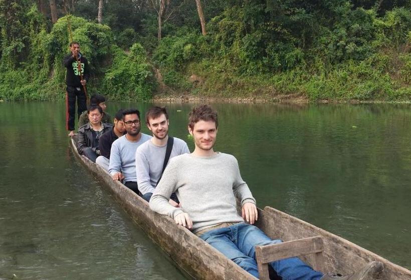 펜션 Nikunj Safari Guest House Sauraha  A Place Where You Can Book Jungle Wildlife Safari