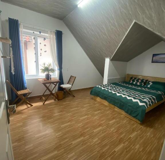 پانسیون Sapphia House