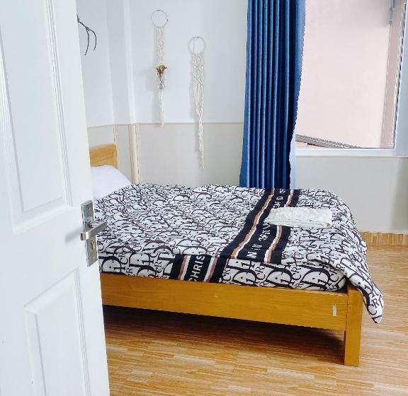 پانسیون Sapphia House