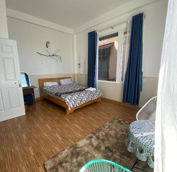 پانسیون Sapphia House