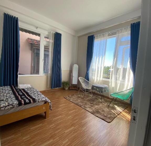 پانسیون Sapphia House