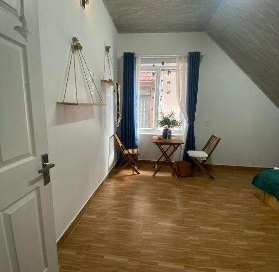 پانسیون Sapphia House