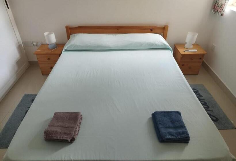 پانسیون Sunlight House