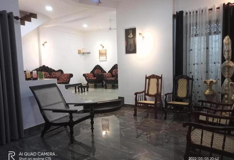 ペンション Thilakawardhana Guest House