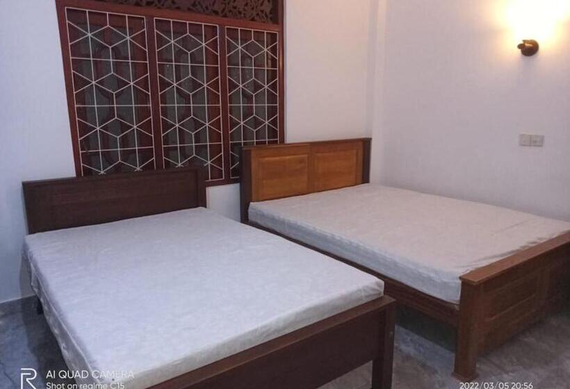 ペンション Thilakawardhana Guest House