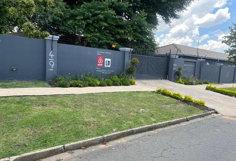 بنسيون Ubuntu Lifestyle Estate