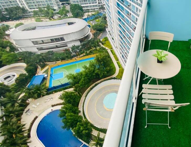 استراحتگاه Azure Urban Residences Parañaque By M&d Maui Tower