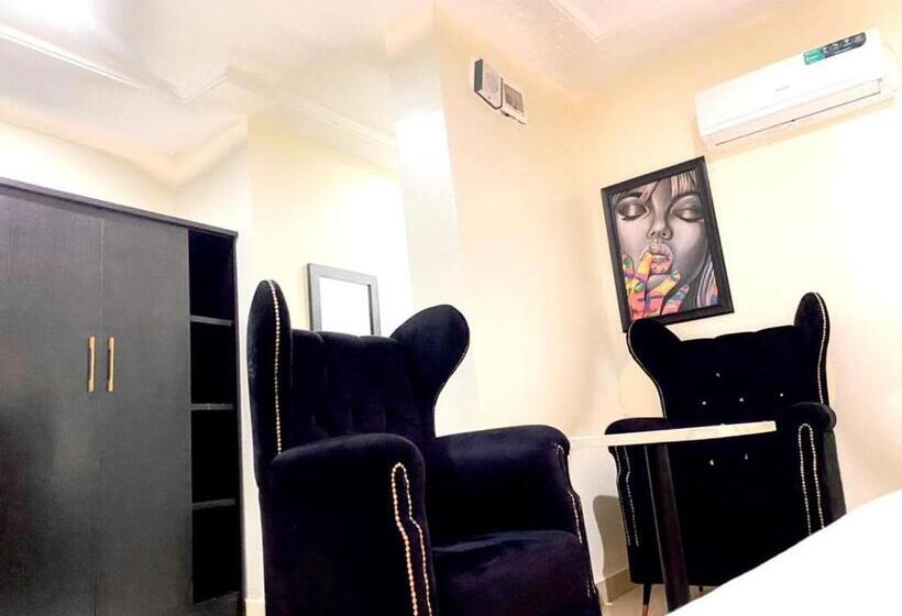 Rove Luxury Hotel And Suites