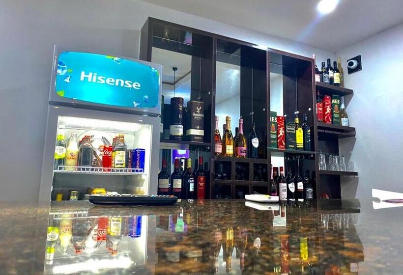 Rove Luxury Hotel And Suites