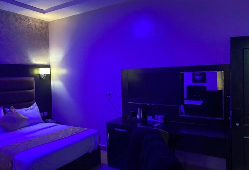 Rove Luxury Hotel And Suites