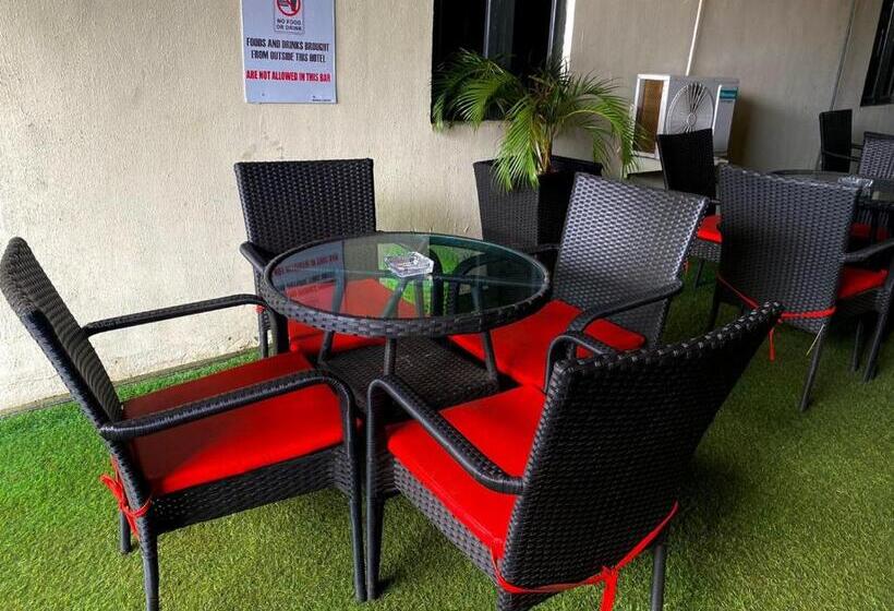 Rove Luxury Hotel And Suites