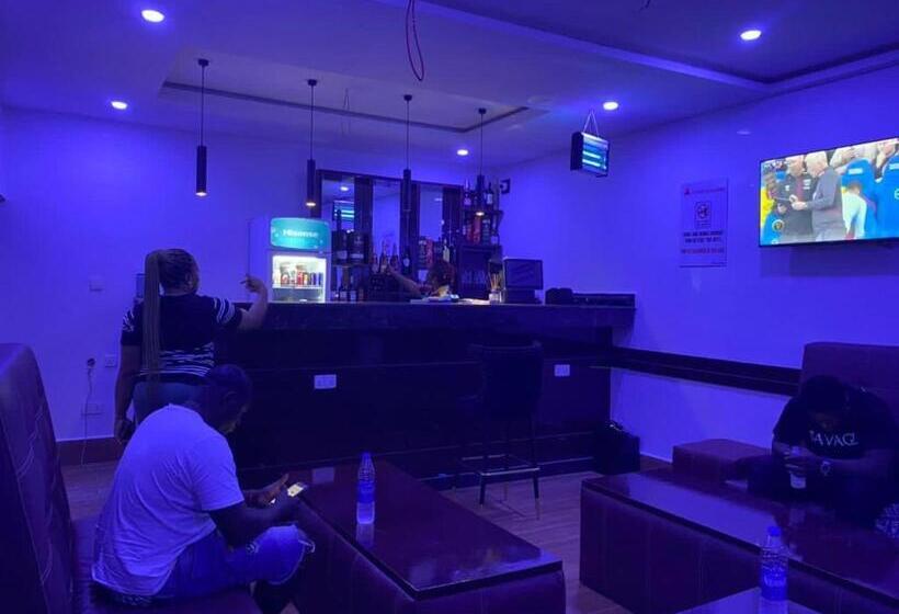 Rove Luxury Hotel And Suites