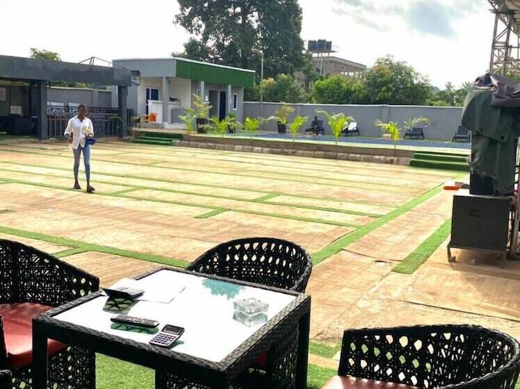 Rove Luxury Hotel And Suites