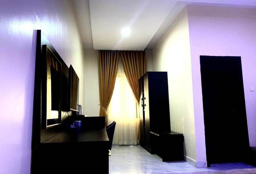 Rove Luxury Hotel And Suites