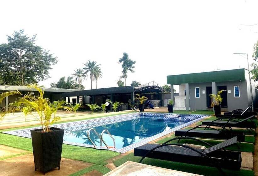 Rove Luxury Hotel And Suites