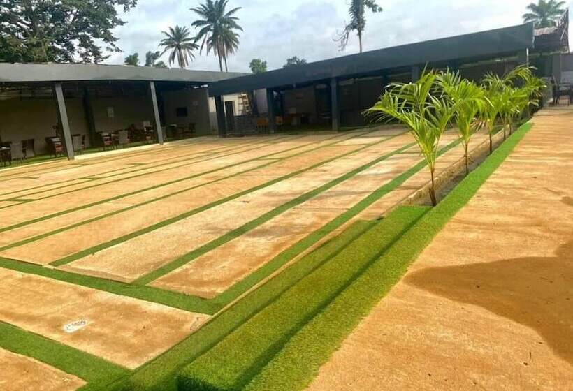 Rove Luxury Hotel And Suites