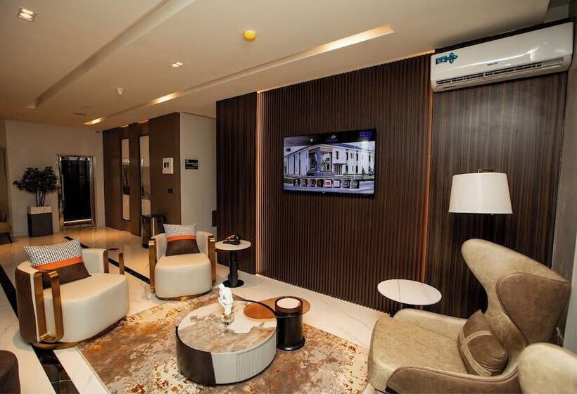 Rove Luxury Hotel And Suites