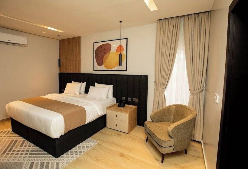 Rove Luxury Hotel And Suites