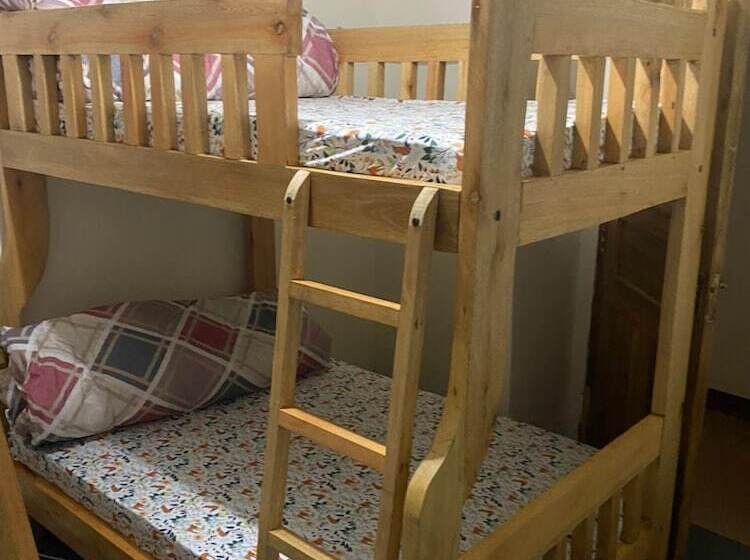 ユースホステル A Cozy Home Stay In Arusha Catus House