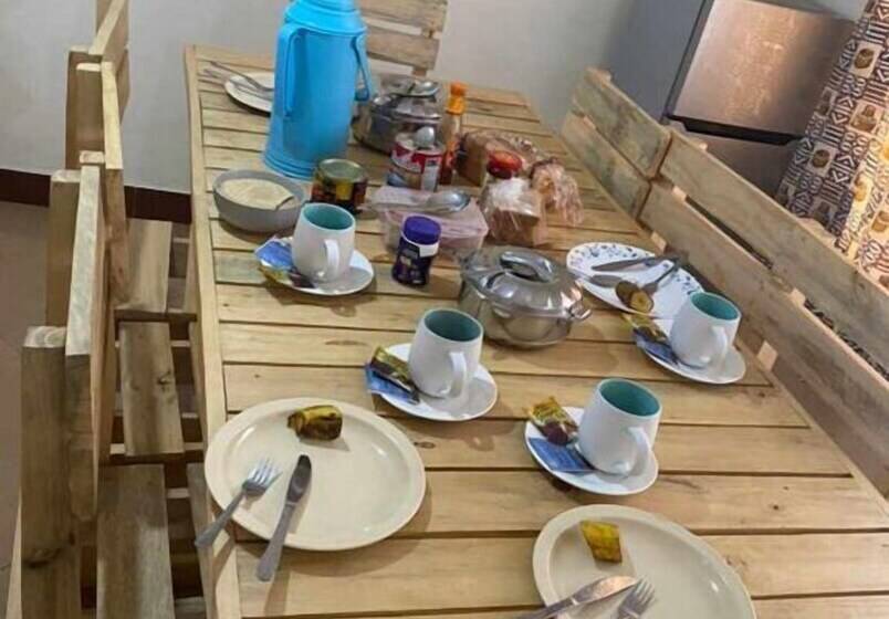 ユースホステル A Cozy Home Stay In Arusha Catus House