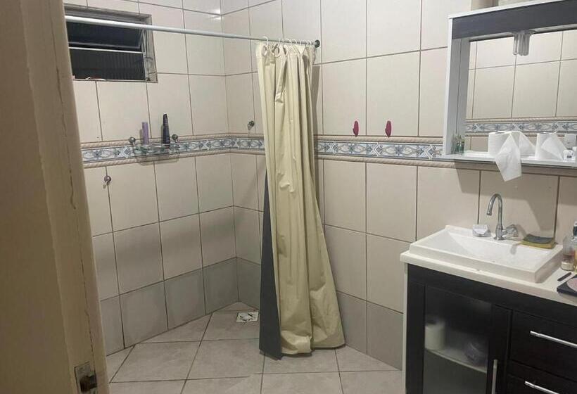 Schronisko Lohighfive