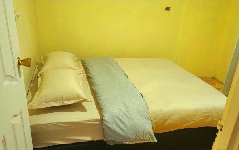 تختخواب و صبحانه Acacia Gardens