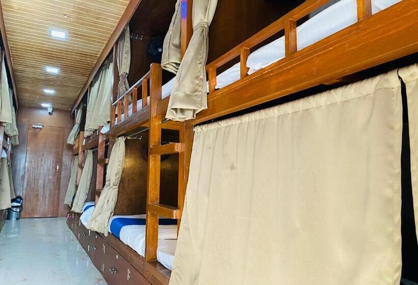 تختخواب و صبحانه Aman Dormitory 2