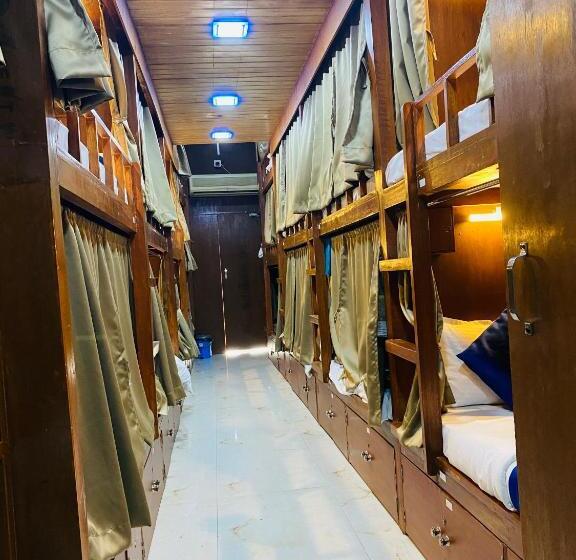 تختخواب و صبحانه Aman Dormitory 2