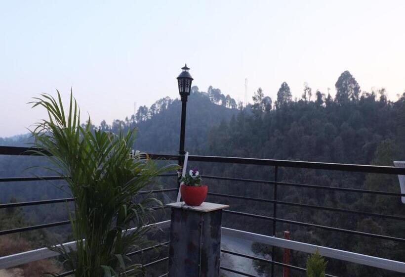 住宿加早餐  Backwoods Suites Shimla