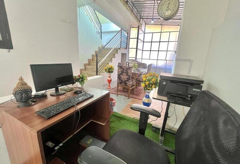 住宿加早餐  Backwoods Suites Shimla