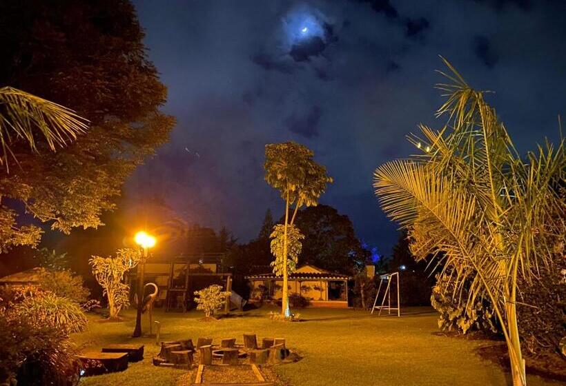 ベッドアンドブレックファースト Finca Hotel La Masia