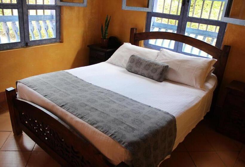 ベッドアンドブレックファースト Finca Hotel La Masia