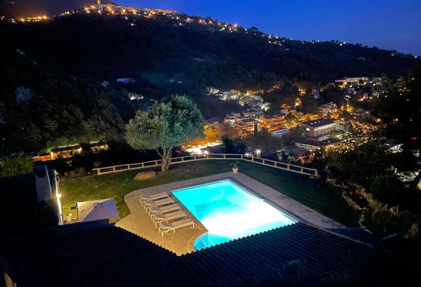 Bed & Breakfast At Villa Monti