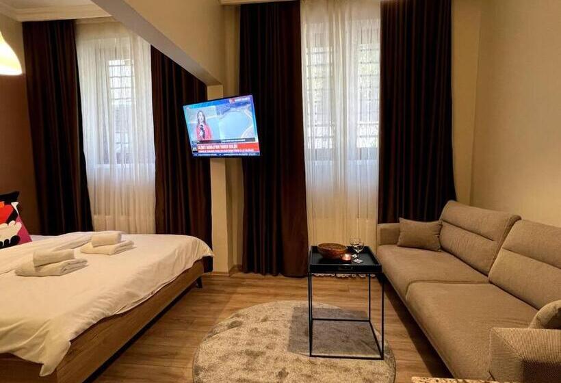 Comelivego Cihangir 12