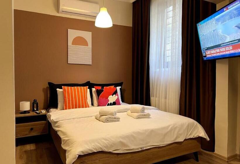 Comelivego Cihangir 12