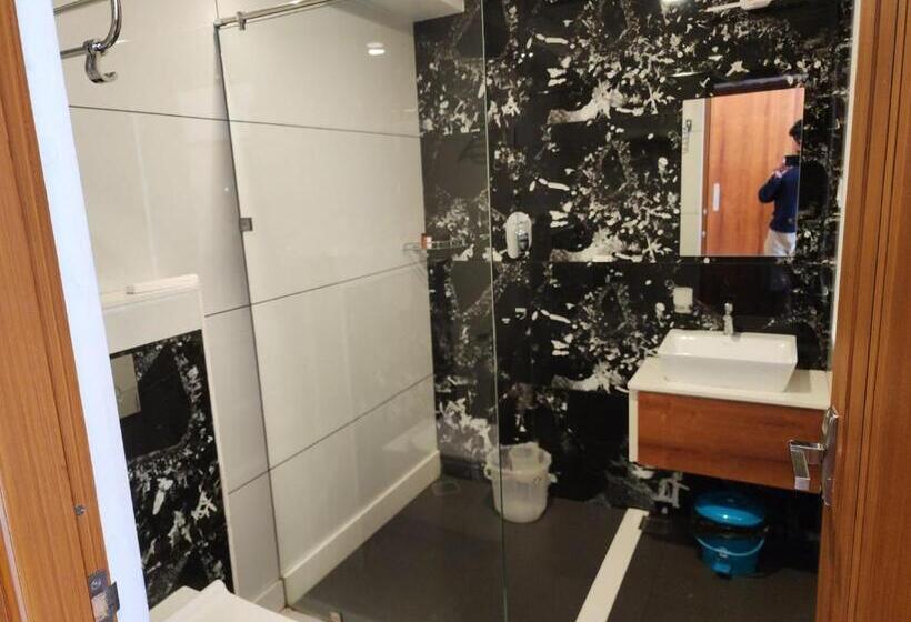 Gee Resort & Heights