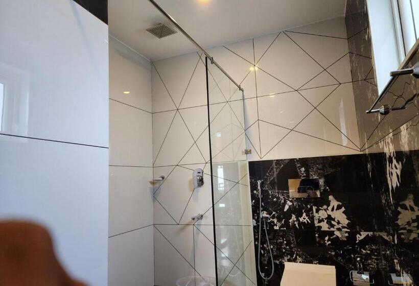 Gee Resort & Heights