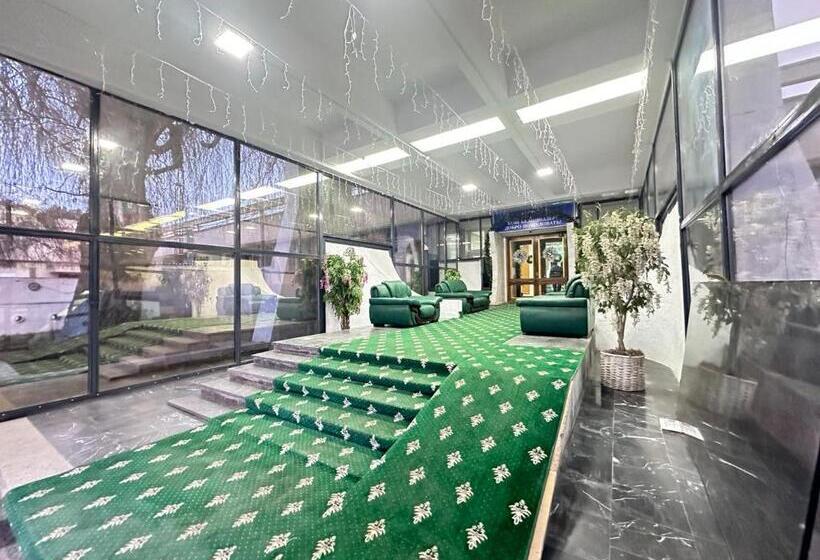 هتل санаторий аврора