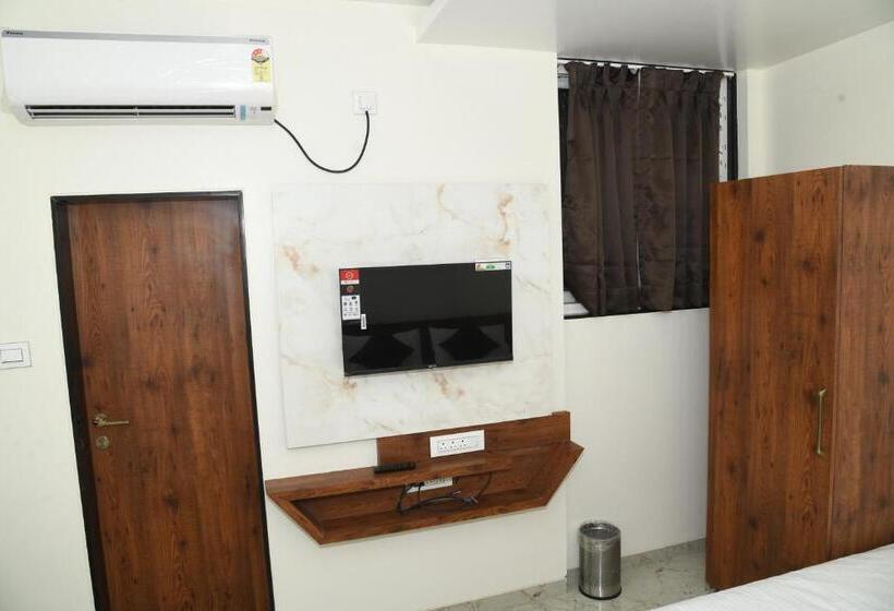 בית מלון כפרי Apex, Akkalkot
