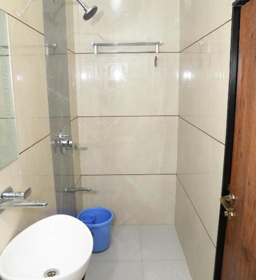 ホテル Apex, Akkalkot