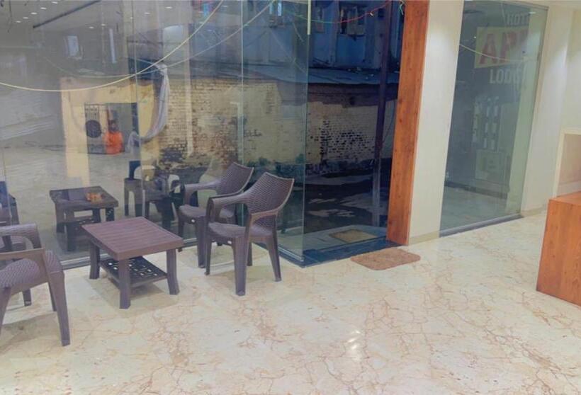 ホテル Apex, Akkalkot