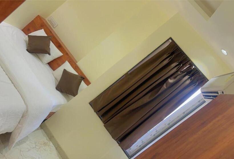 ホテル Apex, Akkalkot