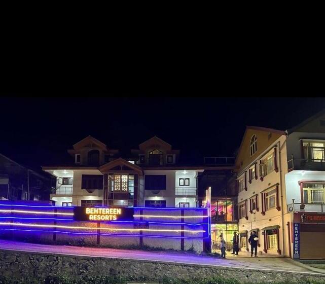 ホテル Behtereen Resort
