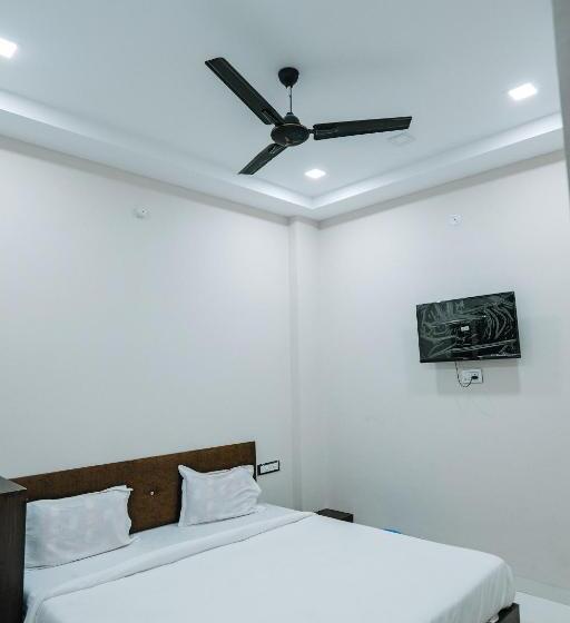 בית מלון כפרי Dev Ani Palace