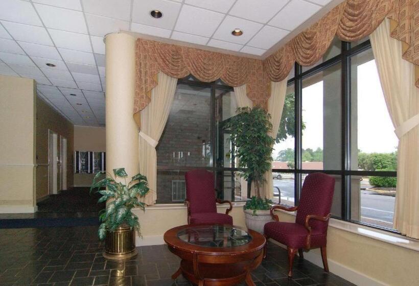 ホテル Dominion Inn & Suites