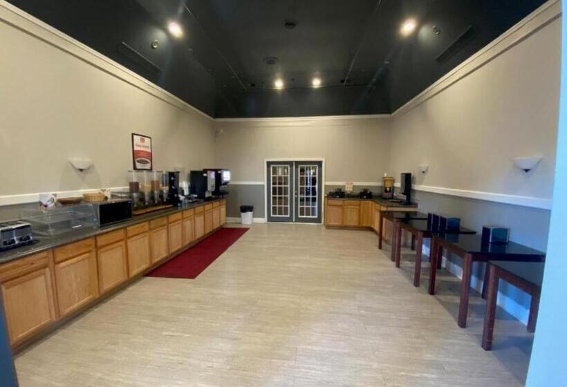 ホテル Dominion Inn & Suites